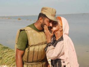 Old Baloch Woman Love for Pakistan Army Solider
